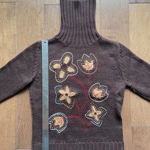 Floral Patch Stich Embroidered Knit Sweater